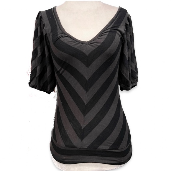 Eyeshadow Striped T-Shirt - Picture 1 of 12